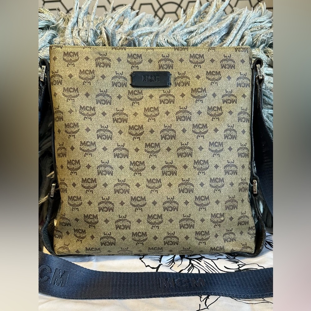💯 Authentic MCM Brown & Tan Messenger Crossbody Bag. Black adjustable strap..
